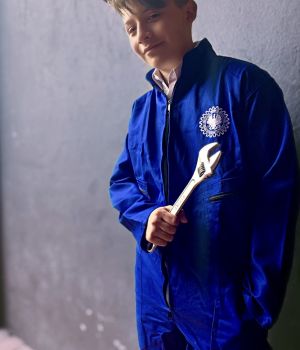 {"total_effects_actions":0,"total_draw_time":0,"layers_used":0,"effects_tried":0,"total_draw_actions":0,"total_editor_actions":{"border":0,"frame":0,"mask":0,"lensflare":0,"clipart":0,"text":0,"square_fit":0,"shape_mask":0,"callout":0},"effects_applied":0,"uid":"0ABE6897-EF6A-4B09-B2F5-4837B7AB06C9_1563158419857","width":3000,"photos_added":0,"total_effects_time":0,"tools_used":{"tilt_shift":0,"resize":0,"adjust":0,"curves":0,"motion":0,"perspective":0,"clone":0,"crop":0,"enhance":0,"selection":0,"free_crop":0,"flip_rotate":0,"shape_crop":0,"stretch":0},"origin":"gallery","height":4000,"subsource":"done_button","total_editor_time":44,"brushes_used":0}